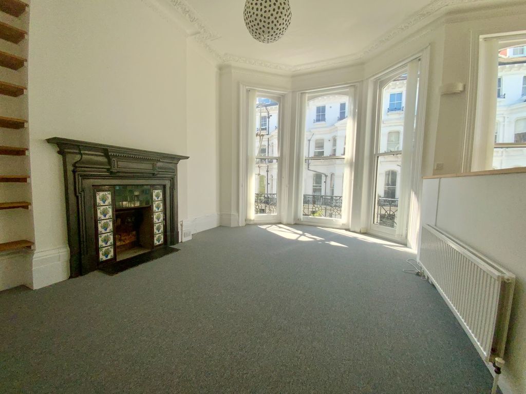 1 bed flat to rent in St Michaels Place, Brighton BN1, £1,400 pcm