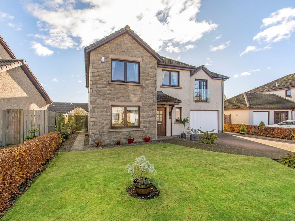 4 bed property for sale in Levenbridge Place, Kinross KY13, £370,000