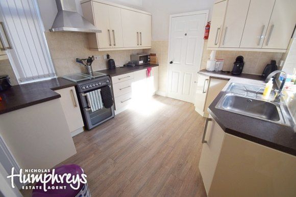 4 bed semi-detached house to rent in Newlands Street, Stoke-On-Trent ST4, £282 pppm