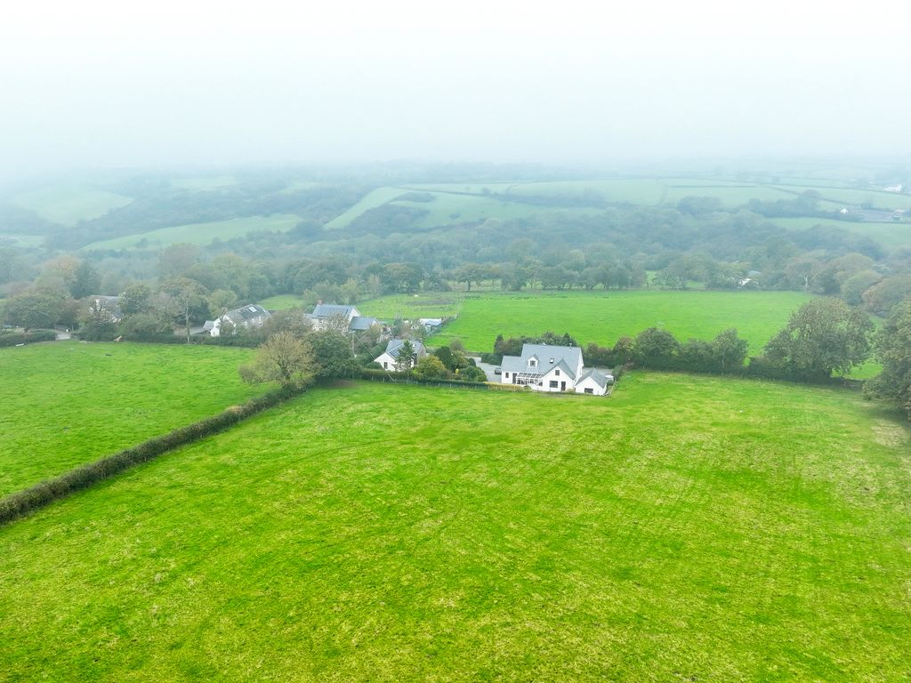 5 bed detached house for sale in Llanrhystud SY23, £575,000