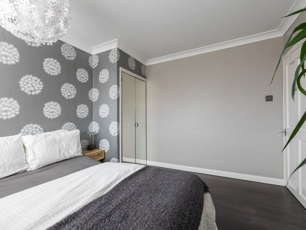 5 bed property for sale in 20 Waverley Park, Bonnyrigg EH19, £335,000
