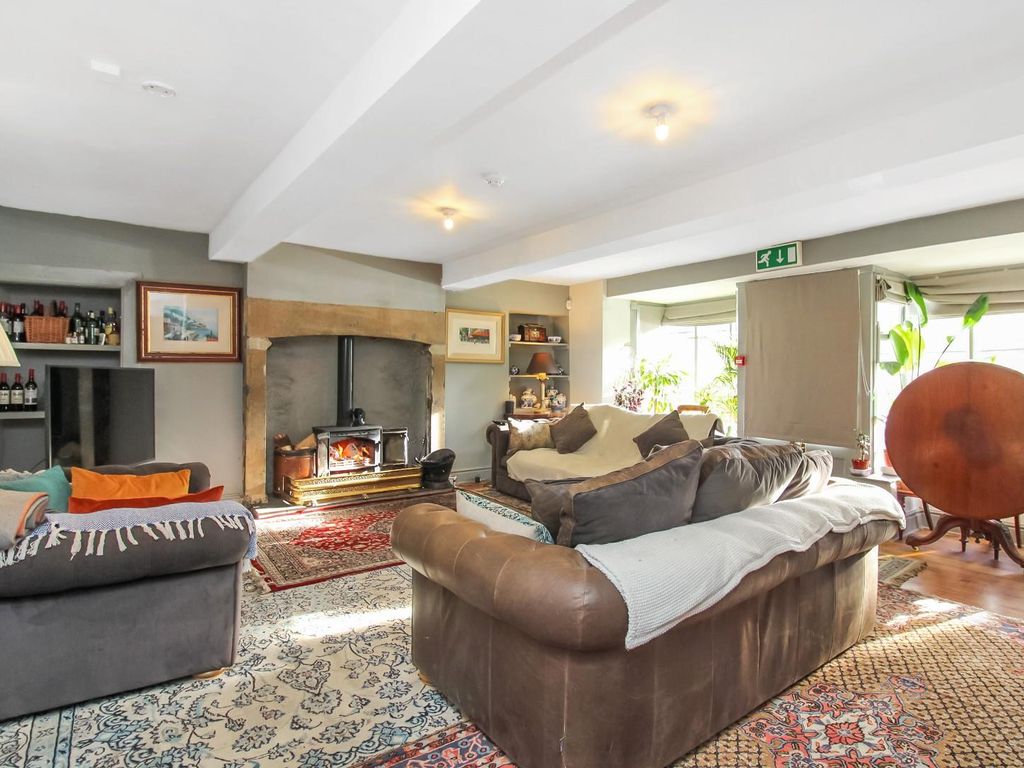 5 bed property for sale in Market Place, Middleham, Leyburn DL8, £650,000
