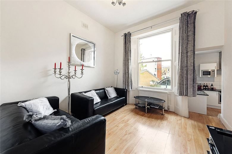 2 bed shared accommodation to rent in Ladbroke Crescent, Notting Hill, London W11, £2,799 pcm