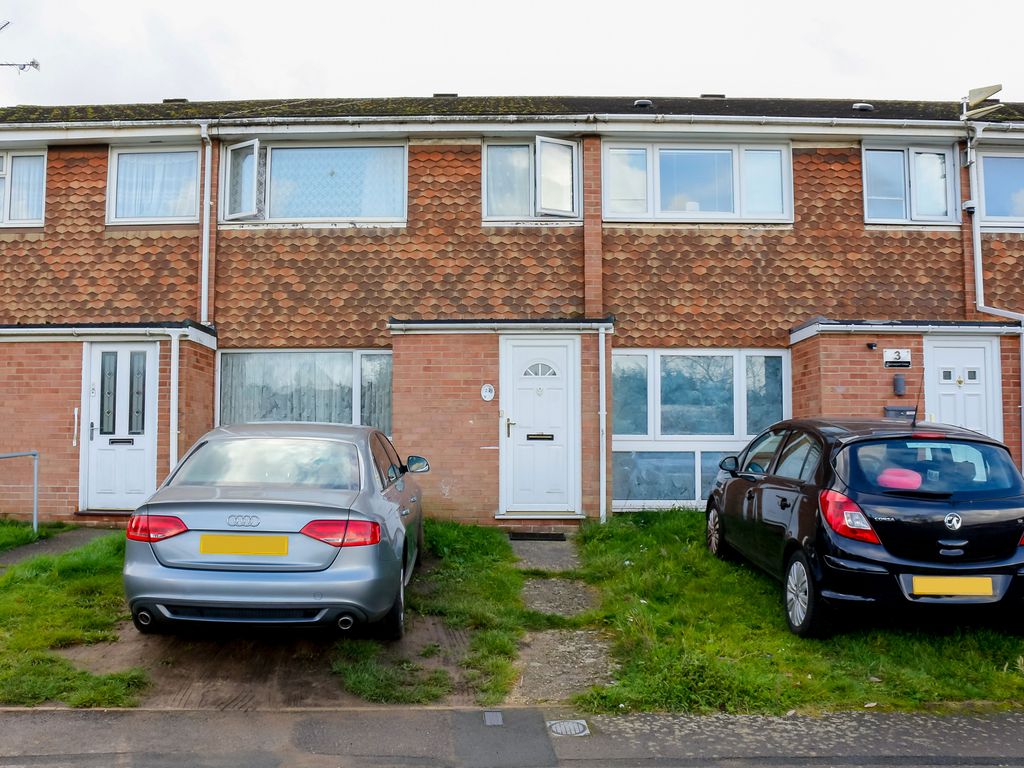 3 bed terraced house for sale in Barnwood Close, Reading RG30, £350,000