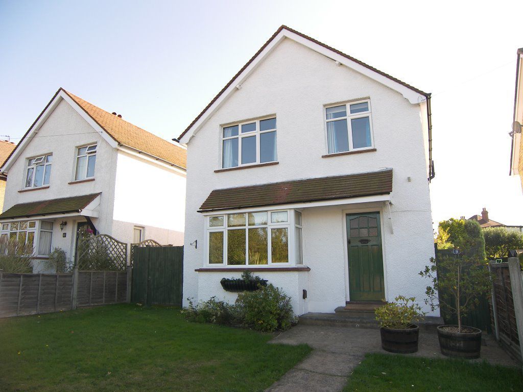 3 bed detached house to rent in Downs Way, Great Bookham, Bookham, Leatherhead KT23, £2,395 pcm