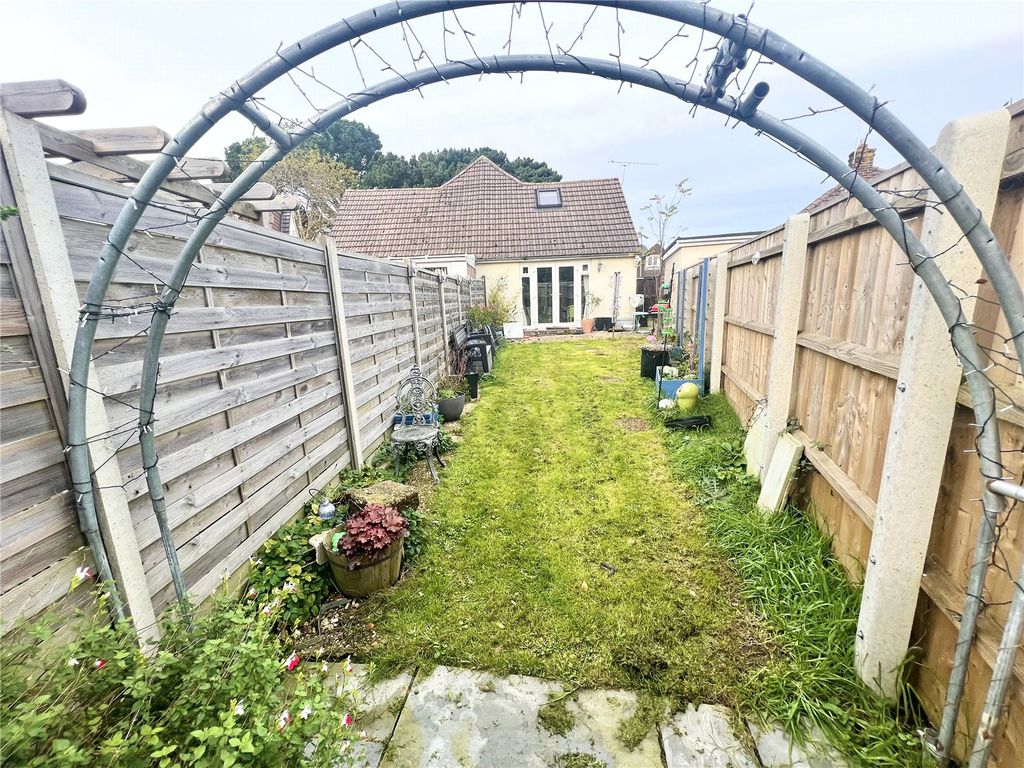 3 bed bungalow for sale in Dorset Road, Christchurch, Dorset BH23, £350,000