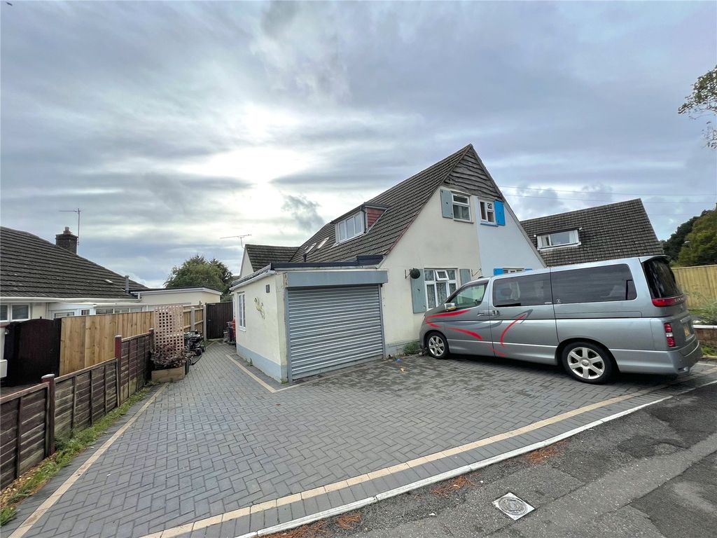 3 bed bungalow for sale in Dorset Road, Christchurch, Dorset BH23, £350,000