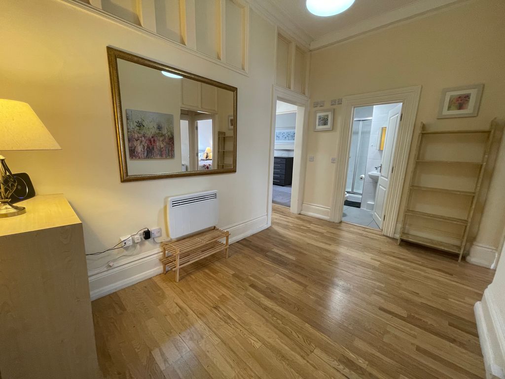 3 bed flat to rent in Cromwell Road, London SW7, £5,850 pcm