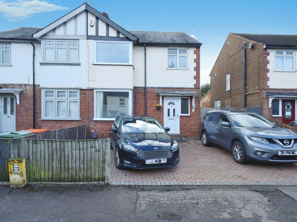 3 bed semi-detached house for sale in Front Street, Slip End LU1, £475,000