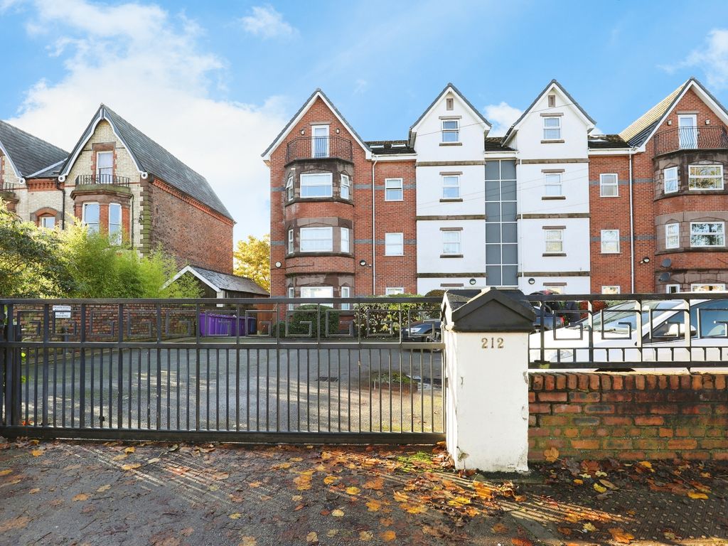 3 bed flat for sale in 212 Allerton Road, Liverpool L18, £345,000