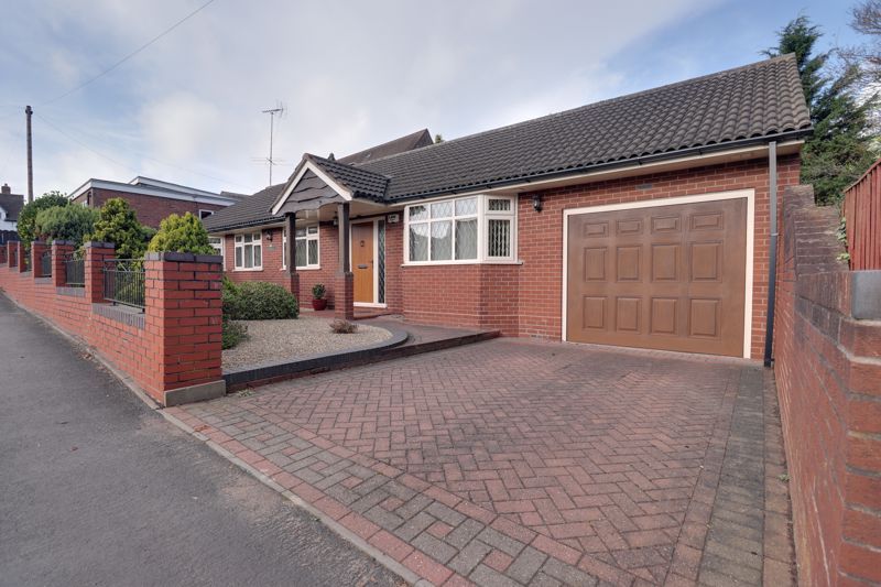 3 bed bungalow for sale in New Road, Penkridge, Staffordshire ST19, £415,000