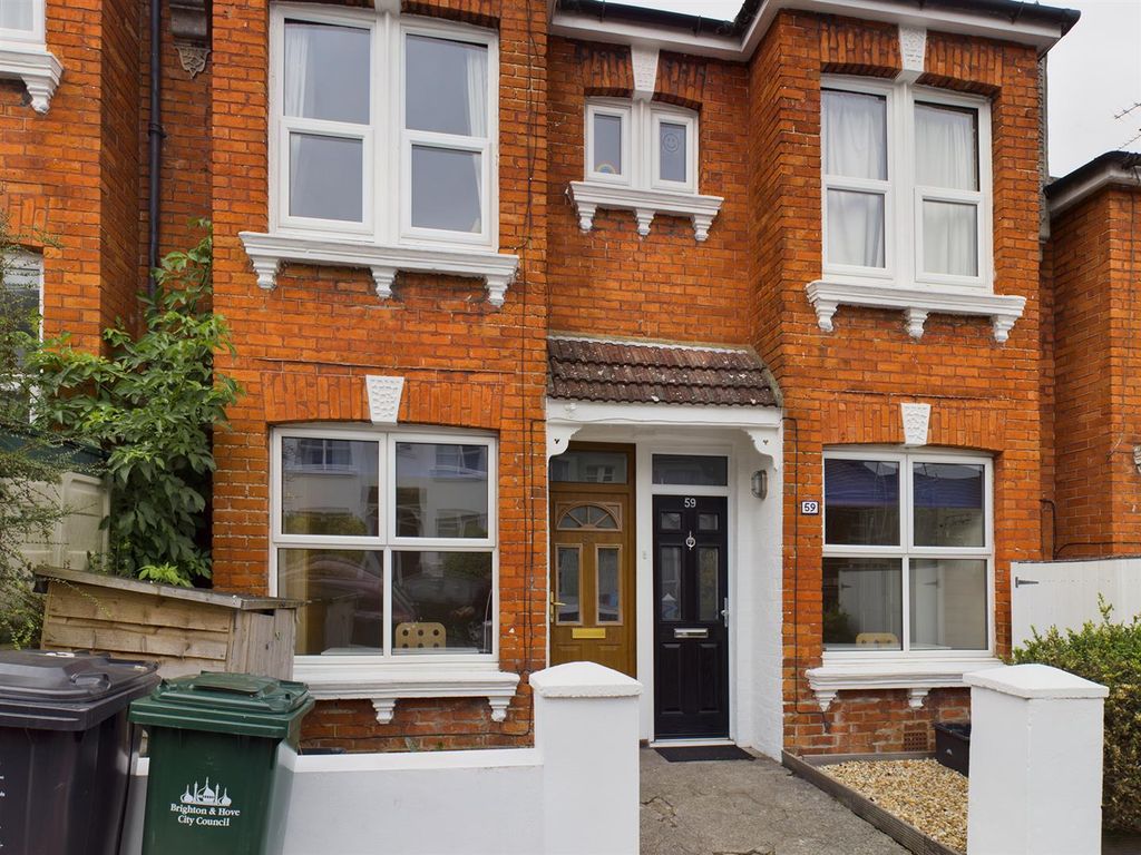 3 bed flat to rent in Sandown Road, Brighton BN2, £1,550 pcm