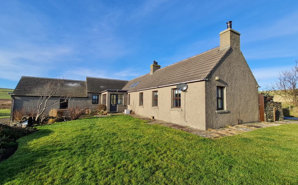 4 bed detached bungalow for sale in Cauldhame Road, Stromness KW16, £385,000