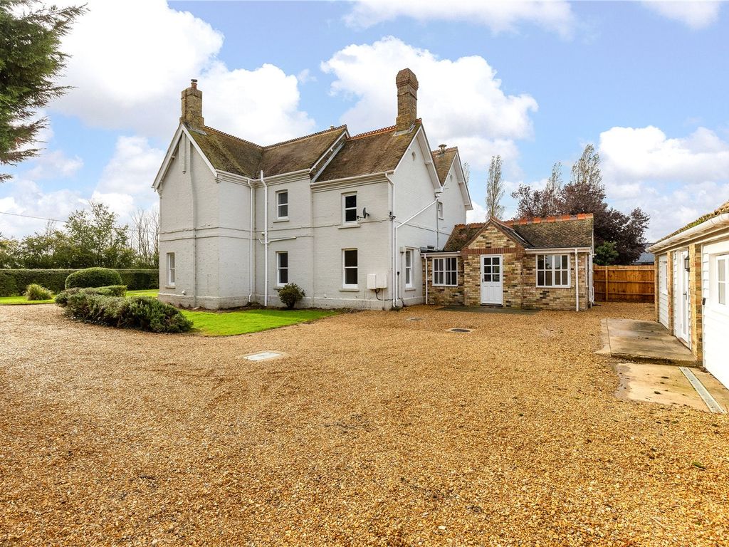 4 bed detached house for sale in Abbots Ripton, Huntingdon, Cambridgeshire PE28, £900,000
