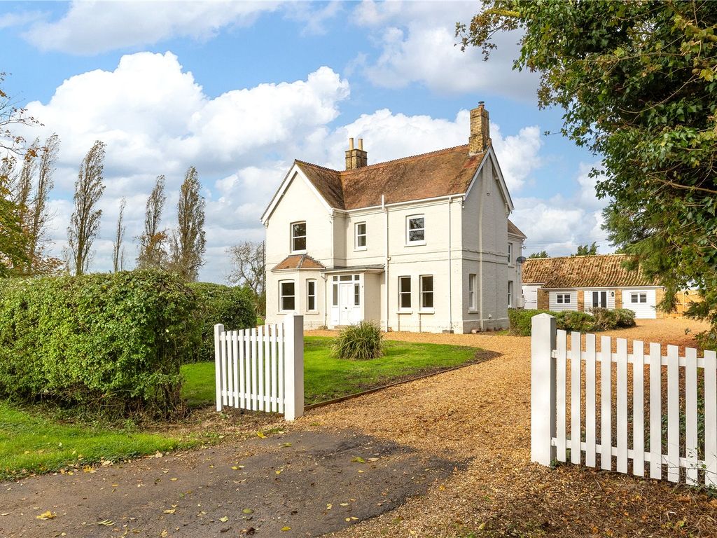 4 bed detached house for sale in Abbots Ripton, Huntingdon, Cambridgeshire PE28, £900,000