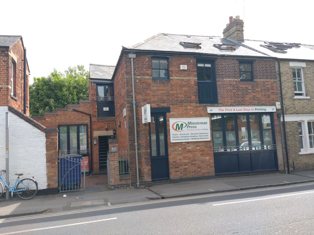 Office to let in Hollybush Row, Oxford OX1, £24,250 pa