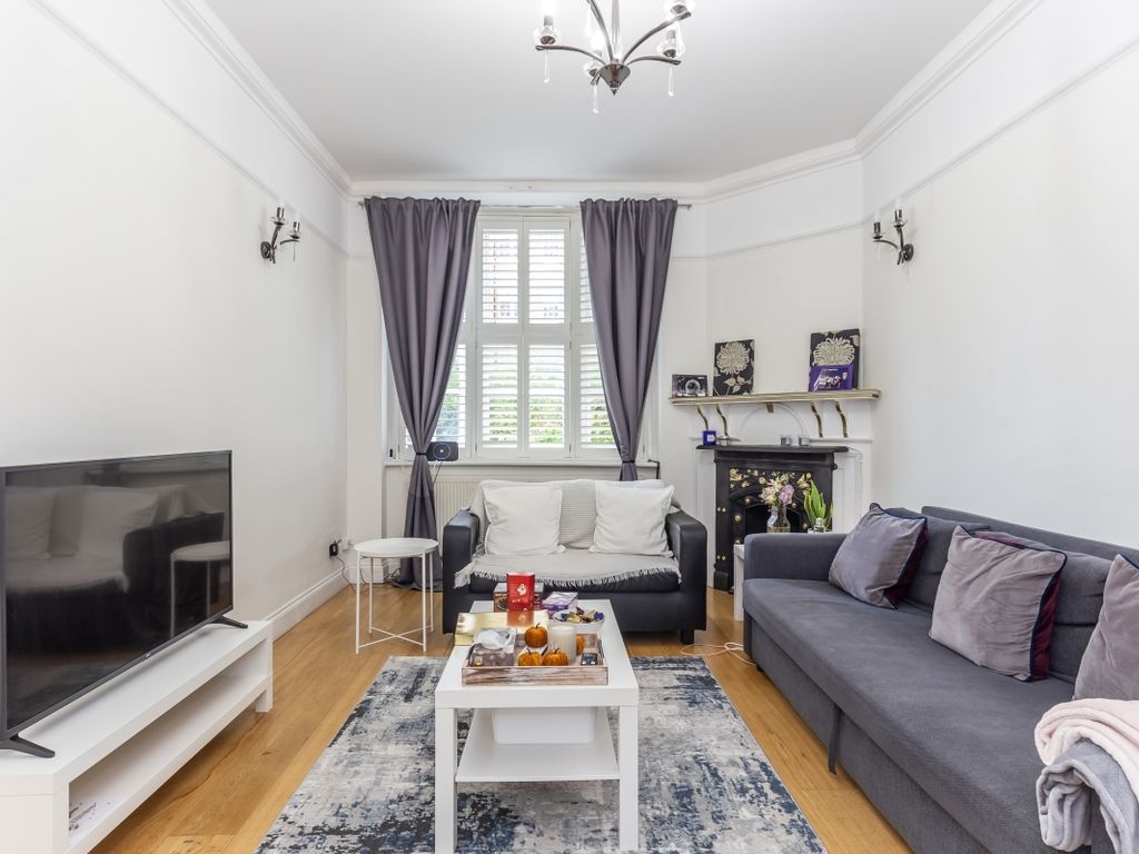 3 bed flat to rent in Maida Vale, London W9, £3,800 pcm
