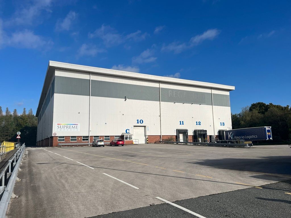 Warehouse to let in Everest, Mercury Way, Trafford Park, Manchester, Greater Manchester M41, Non quoting