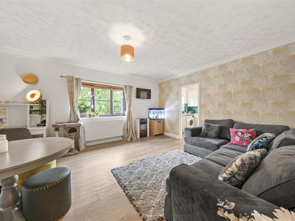 2 bed flat for sale in Hawarden Hill, Brook Road, London NW2, £375,000