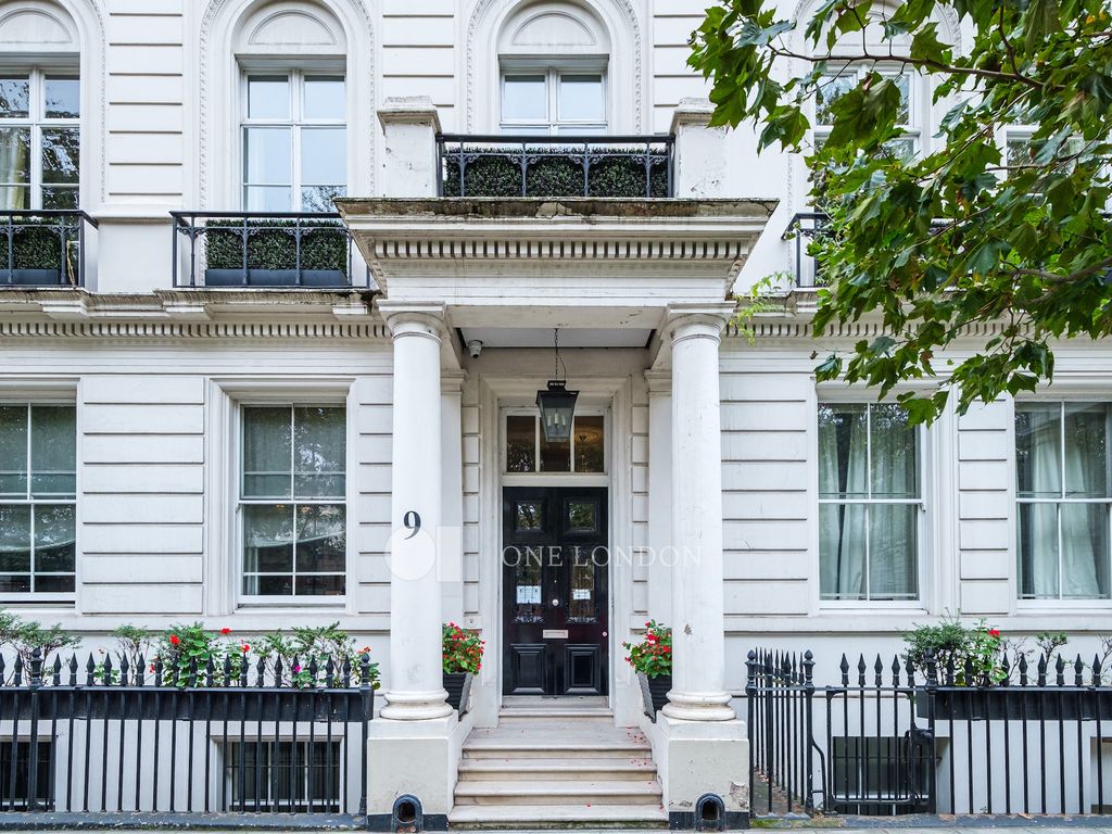 1 bed flat for sale in Buckingham Gate, London SW1E, £1,275,000
