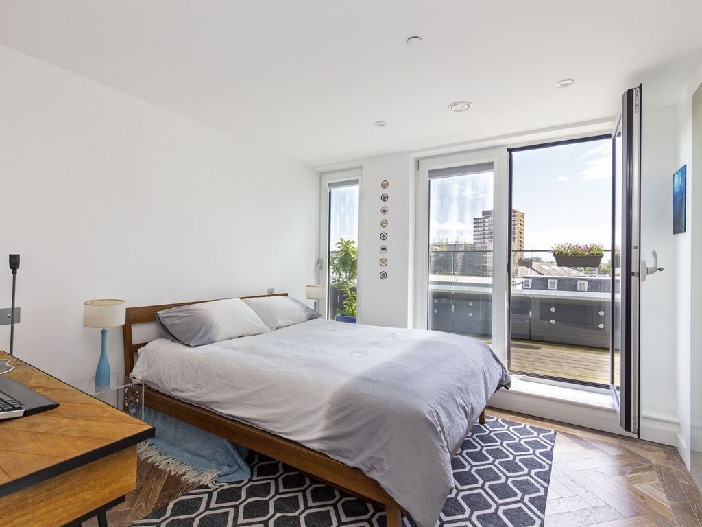 3 bed flat for sale in City Road, Eagle Point City Road EC1V, £1,050,000