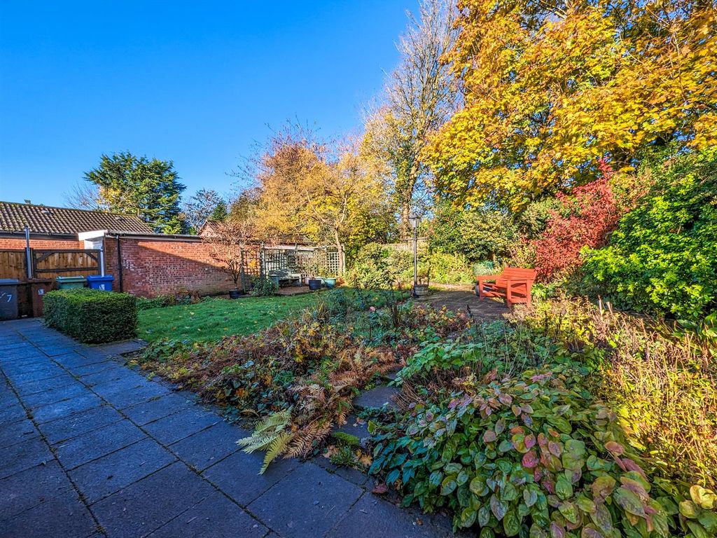 3 bed detached bungalow for sale in Bourton Court, Tyldesley, Manchester M29, £325,000