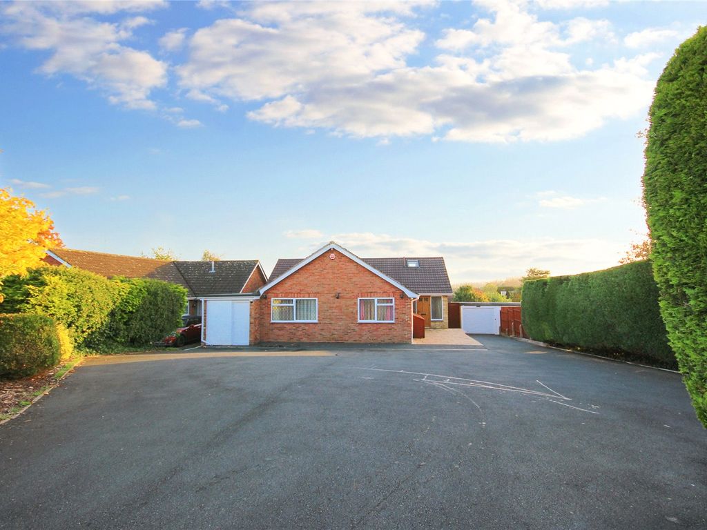 5 bed bungalow for sale in Orchard Drive, Twyning, Tewkesbury, Gloucestershire GL20, £605,000