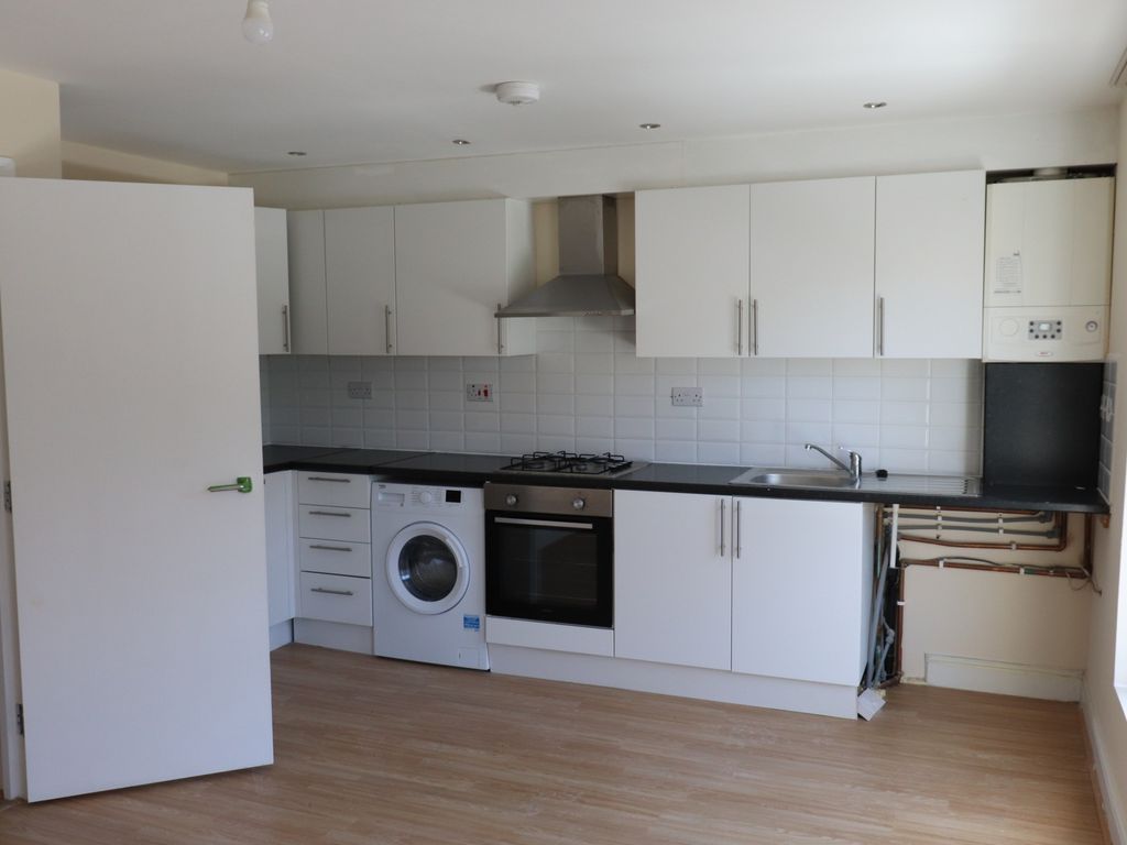 1 bed flat to rent in Northumberland Park, London N17, £1,300 pcm
