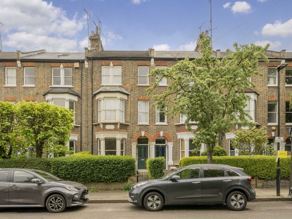 1 bed flat for sale in St. Georges Avenue, London N7, £515,000