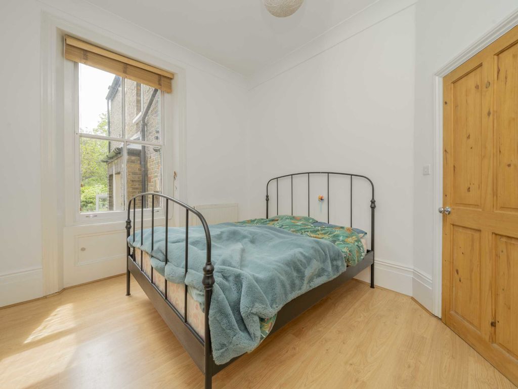 1 bed flat for sale in St. Georges Avenue, London N7, £515,000