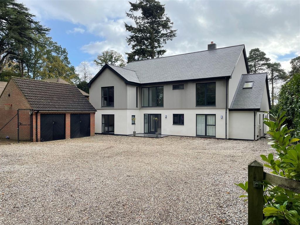 6 bed detached house for sale in Tile Barn, Woolton Hill, Newbury RG20, £1,650,000