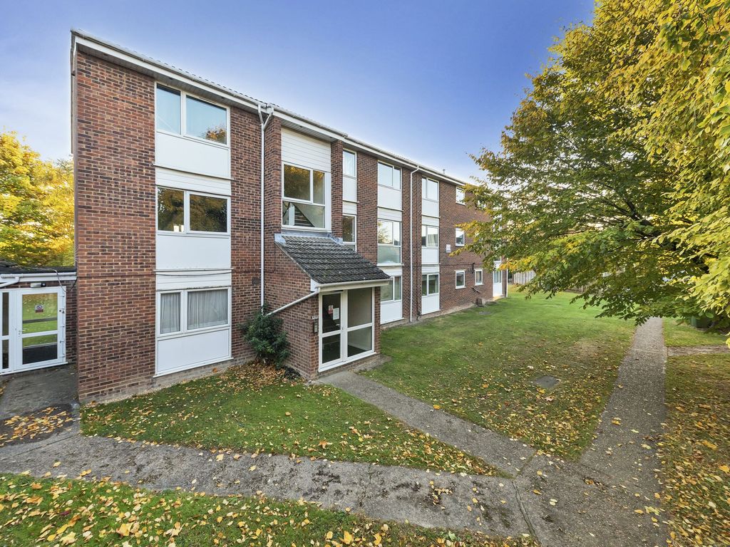 1 bed flat to rent in Wordsworth Close, Royston SG8, £800 pcm