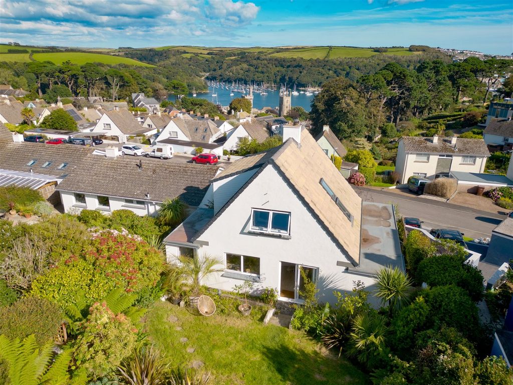 2 bed detached house for sale in Vicarage Meadow, Fowey PL23, £475,000