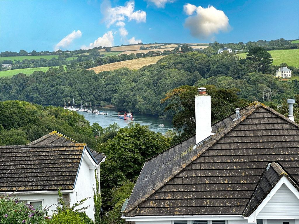 3 bed end terrace house for sale in Green Lane, Fowey PL23, £450,000