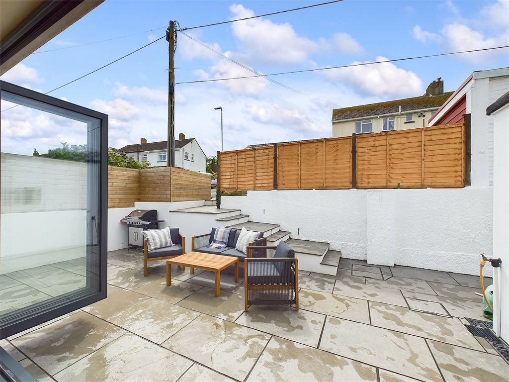 3 bed end terrace house for sale in Green Lane, Fowey PL23, £450,000