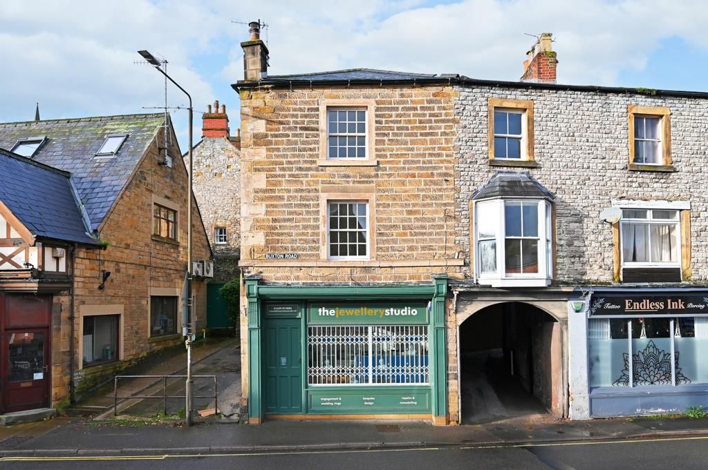 3 bed flat for sale in Buxton Road, Bakewell DE45, £399,995