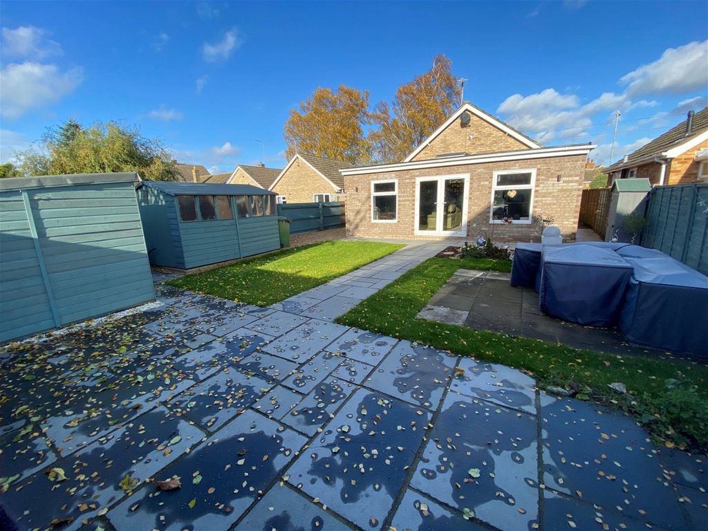 4 bed bungalow for sale in Linley Road, Whittlesey, Peterborough PE7, £350,000