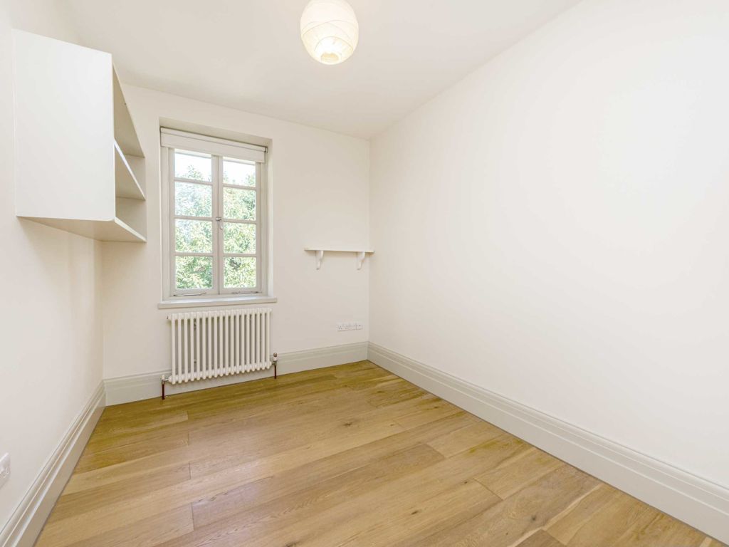 4 bed property to rent in Upper Mall, London W6, £7,583 pcm