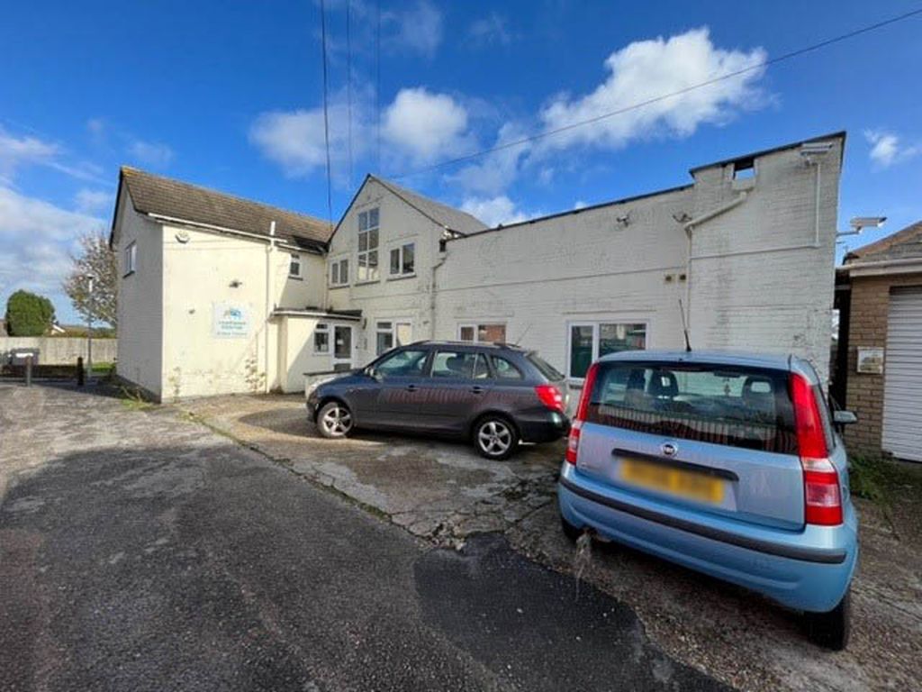 Office to let in Ashley Road, Poole BH14, £17,000 pa