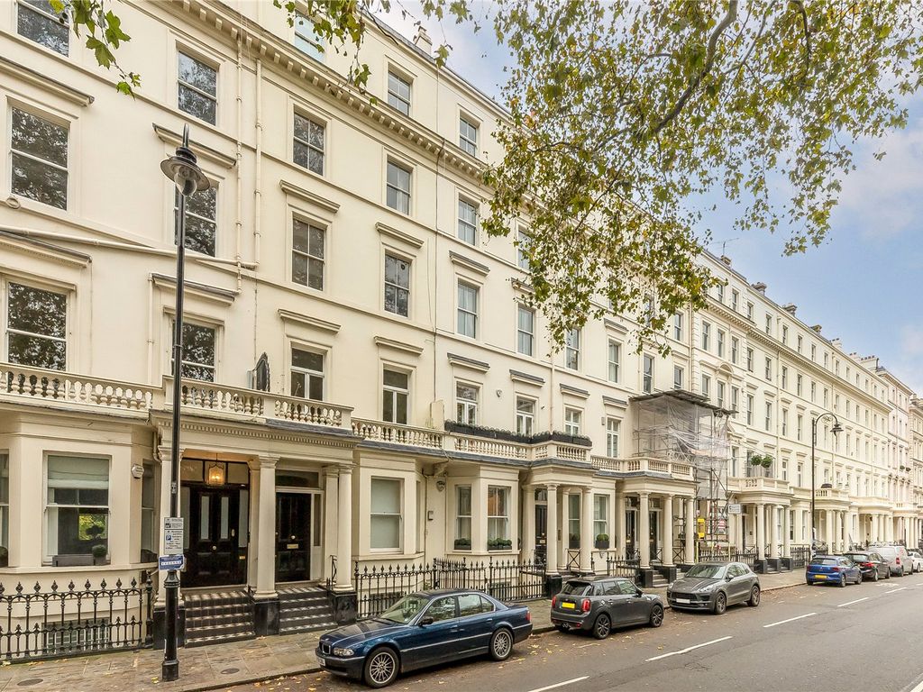 2 bed flat for sale in Stanhope Gardens, London SW7, £1,095,000