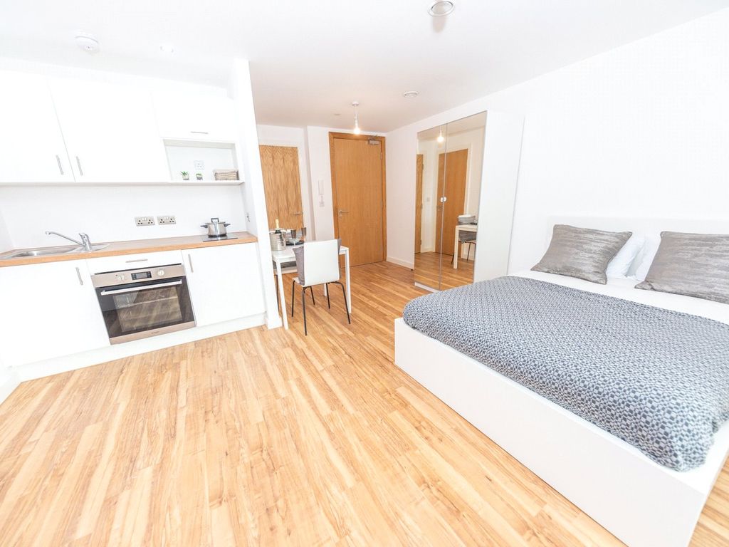 Studio to rent in The Tower, 19 Plaza Boulevard, Liverpool L8, £700 pcm