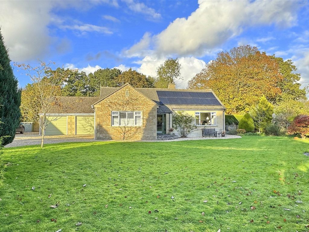 3 bed bungalow for sale in Midford Lane, Limpley Stoke, Bath BA2, £900,000