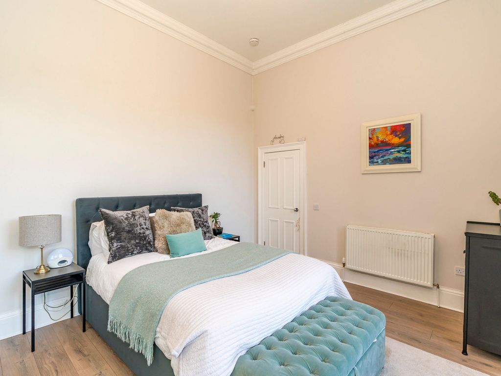 2 bed flat for sale in 4B Hillside Crescent, Edinburgh EH7, £475,000