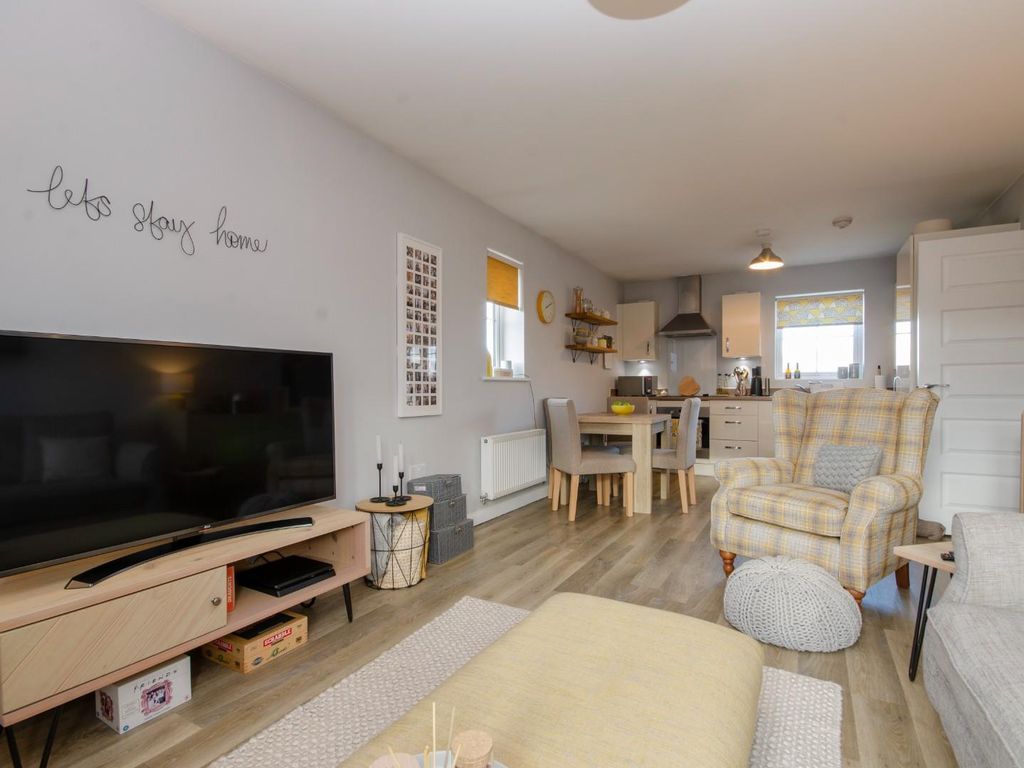 2 bed flat for sale in Bamber Close, West End, Southampton SO30, £250,000