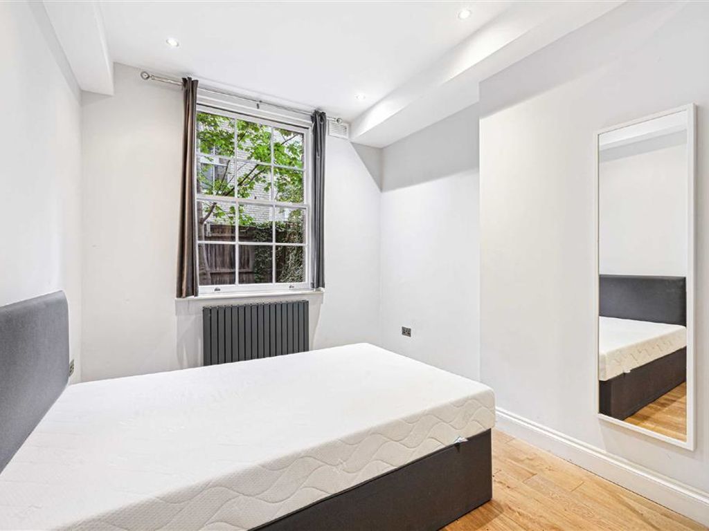 2 bed flat for sale in Claverton Street, Pimlico SW1V, £820,000