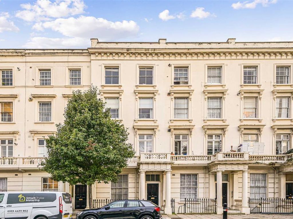 2 bed flat for sale in Claverton Street, Pimlico SW1V, £820,000