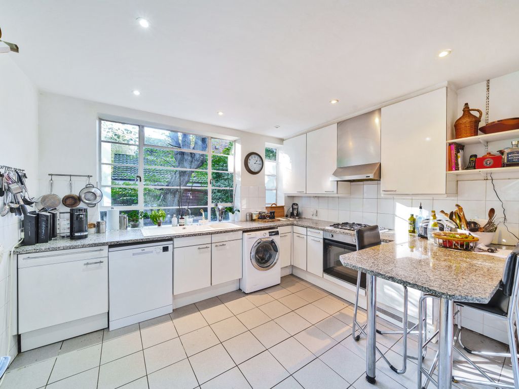 5 bed detached house for sale in Lodge Road, Bromley BR1, £1,500,000