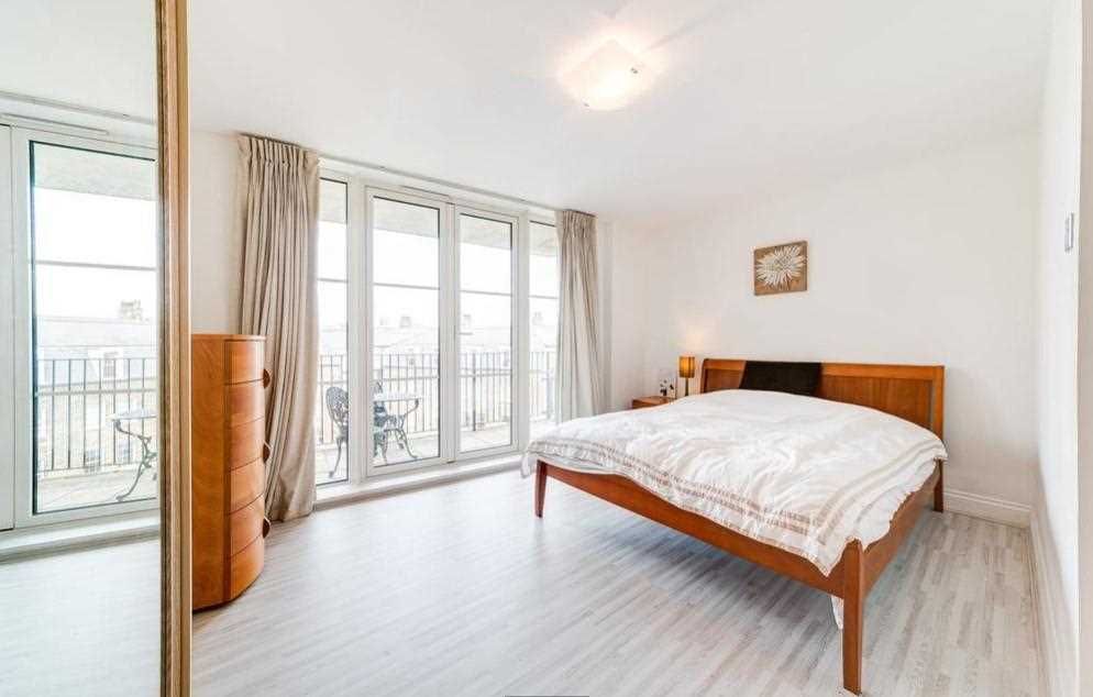 2 bed flat for sale in Palgrave Gardens, London NW1, £1,295,000