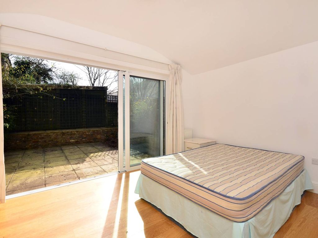 1 bed flat for sale in The Grove, Ealing Broadway, London W5, £335,000