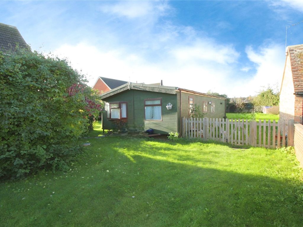 3 bed detached house for sale in Bedford Road, Wootton, Bedford, Bedfordshire MK43, £550,000